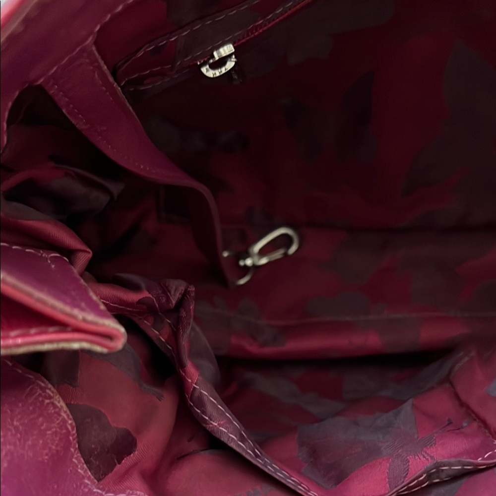 Longchamp Red Glossy Leather Shoulder Bag - Picture 16 of 17